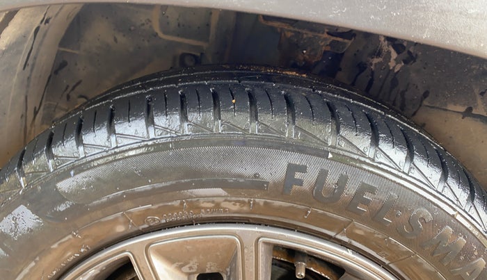 2020 Renault Kwid CLIMBER 1.0 (O), Petrol, Manual, 35,206 km, Left Front Tyre Tread