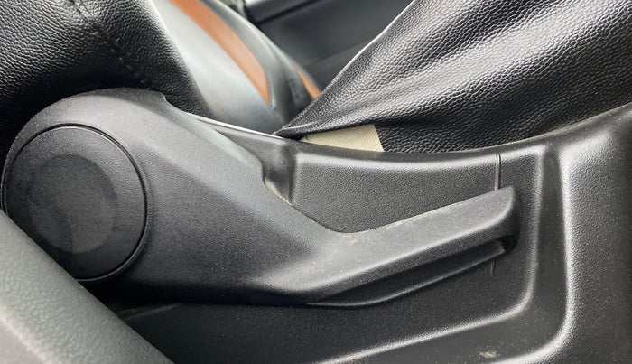 2020 Maruti New Wagon-R ZXI 1.2 AMT, Petrol, Automatic, 62,279 km, Driver Side Adjustment Panel