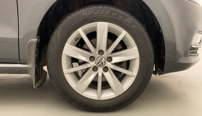 2016 Volkswagen Polo HIGHLINE1.2L, Petrol, Manual, 18,738 km, Right Front Wheel