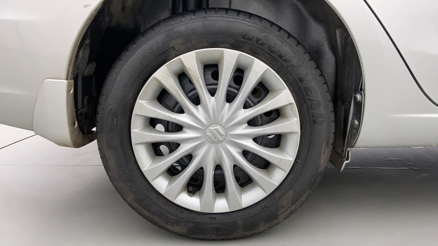 2016 Maruti Ciaz VXI PLUS, Petrol, Manual, 35,554 km, Right Rear Wheel