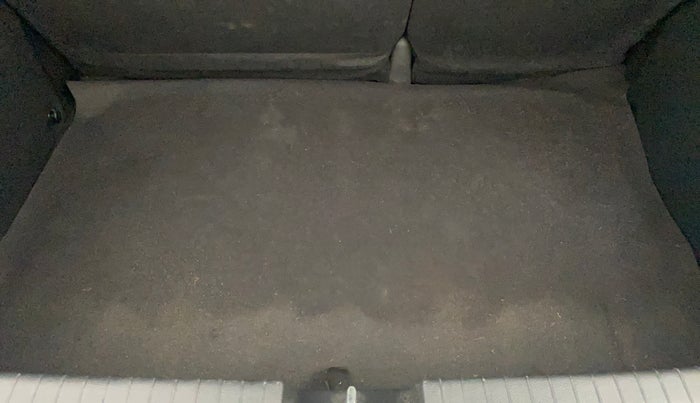 2016 Hyundai Elite i20 ASTA 1.2 (O), Petrol, Manual, 1,00,016 km, Boot Inside