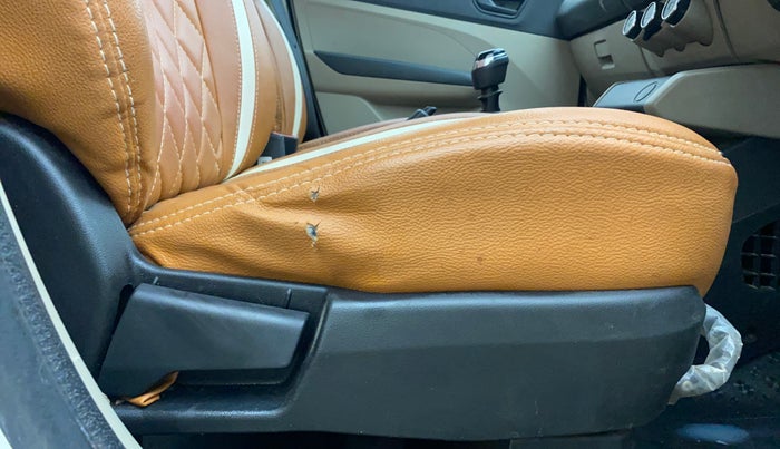 2023 Renault TRIBER RXT, Petrol, Manual, 58,959 km, Driver Side Adjustment Panel