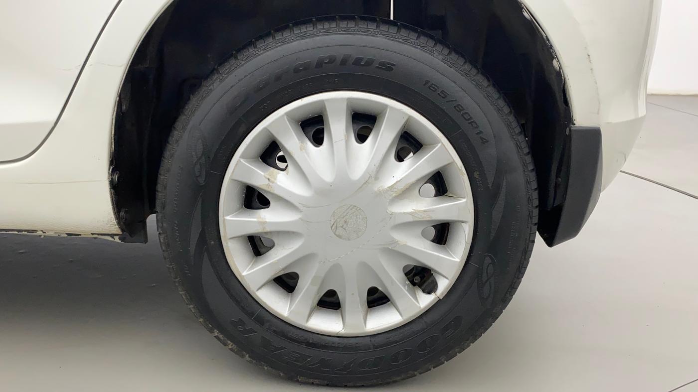 2015 Maruti Swift VXI, Petrol, Manual, 39,689 km, Left Rear Wheel