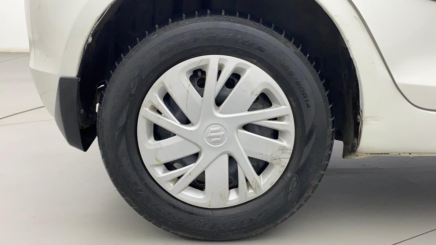 2015 Maruti Swift VXI, Petrol, Manual, 39,689 km, Right Rear Wheel