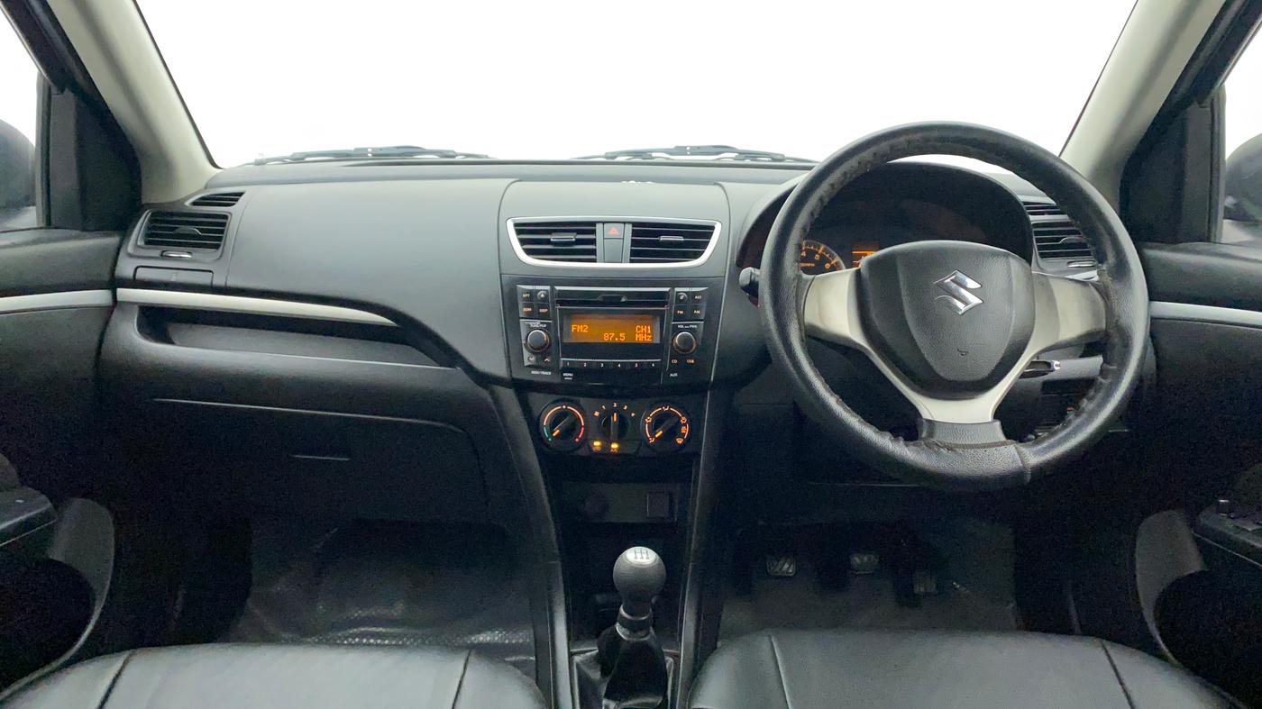 2015 Maruti Swift VXI, Petrol, Manual, 39,689 km, Dashboard