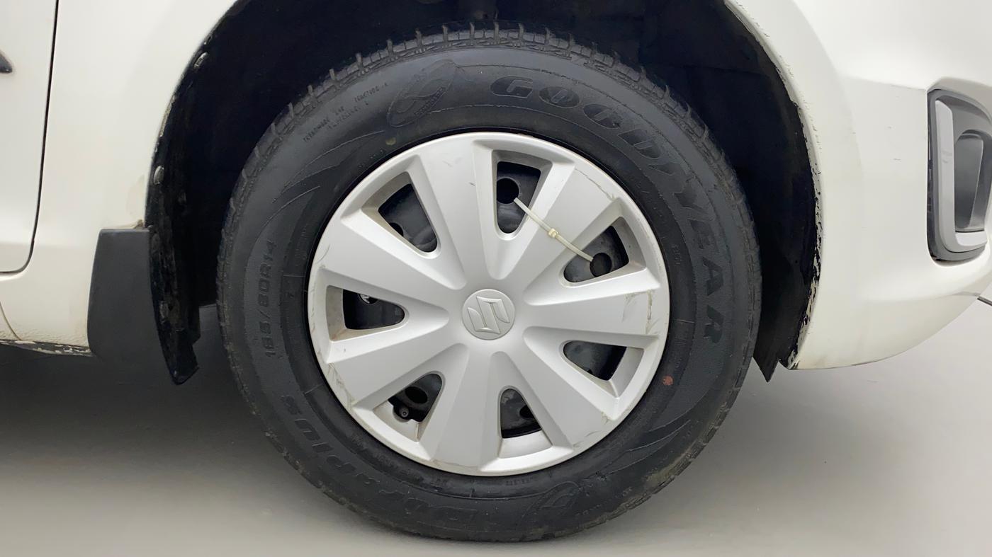 2015 Maruti Swift VXI, Petrol, Manual, 39,689 km, Right Front Wheel