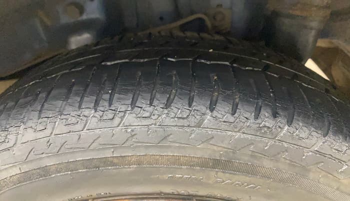 2018 Hyundai Eon MAGNA +, Petrol, Manual, 55,171 km, Left Rear Tyre Tread