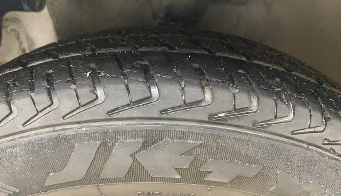 2018 Hyundai Eon MAGNA +, Petrol, Manual, 55,171 km, Left Front Tyre Tread