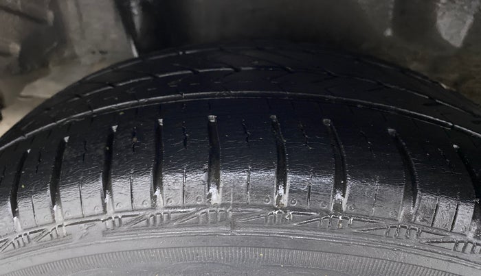 2015 Honda Amaze 1.2 SMT I VTEC, Petrol, Manual, 53,105 km, Right Rear Tyre Tread