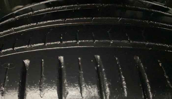 2022 Toyota Glanza G E-CNG, CNG, Manual, 37,562 km, Right Rear Tyre Tread