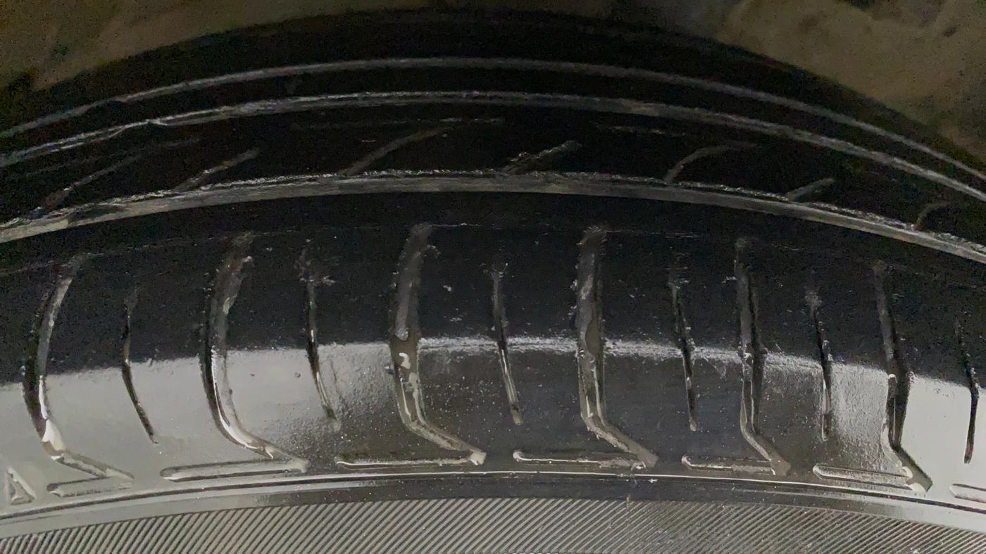 2011 Maruti Swift Dzire VXI, Petrol, Manual, 59,566 km, Right Rear Tyre Tread