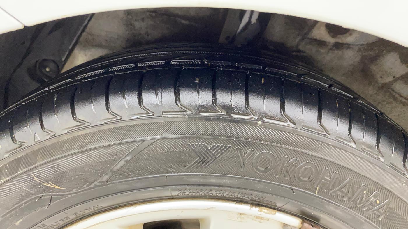2014 Hyundai Xcent SX 1.2 (O), Petrol, Manual, 1,08,954 km, Right Rear Tyre Tread
