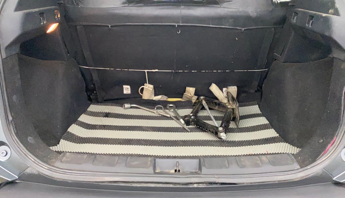 2022 Tata NEXON XM SUNROOF PETROL, Petrol, Manual, 67,389 km, Boot Inside