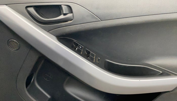 2022 Tata NEXON XM SUNROOF PETROL, Petrol, Manual, 67,389 km, Driver Side Door Panels Control