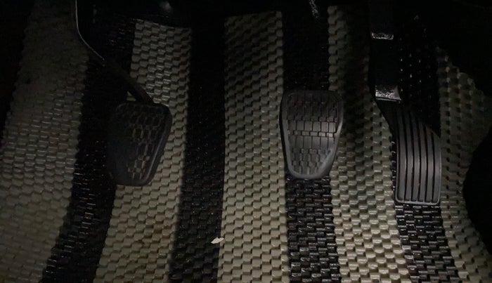 2022 Tata NEXON XM SUNROOF PETROL, Petrol, Manual, 67,389 km, Pedals