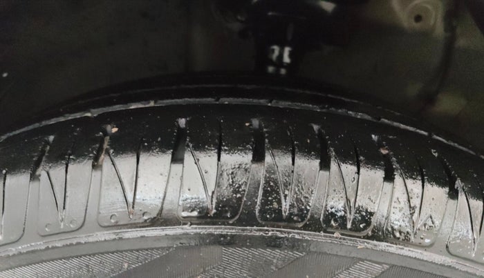 2021 KIA SONET HTK PLUS 1.2, Petrol, Manual, 21,878 km, Left Front Tyre Tread