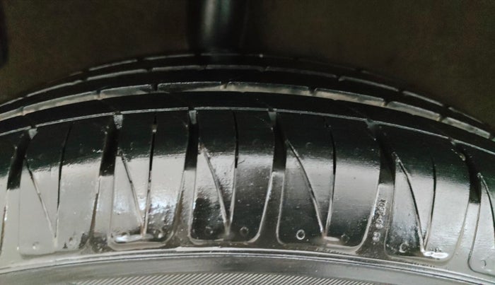 2021 KIA SONET HTK PLUS 1.2, Petrol, Manual, 21,878 km, Right Rear Tyre Tread