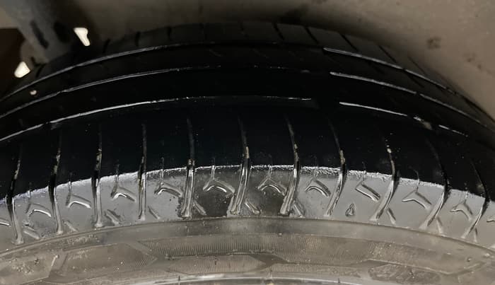 2017 Maruti Wagon R 1.0 VXI+ (O) MT, Petrol, Manual, 90,206 km, Right Rear Tyre Tread