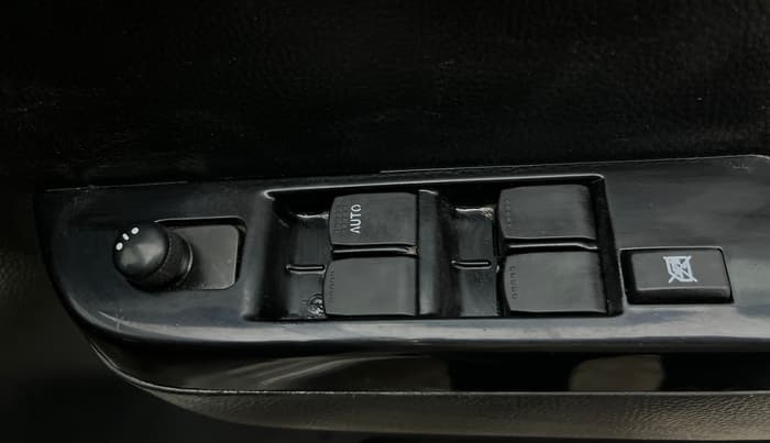 2017 Maruti Wagon R 1.0 VXI+ (O) MT, Petrol, Manual, 90,206 km, Driver Side Door Panels Control