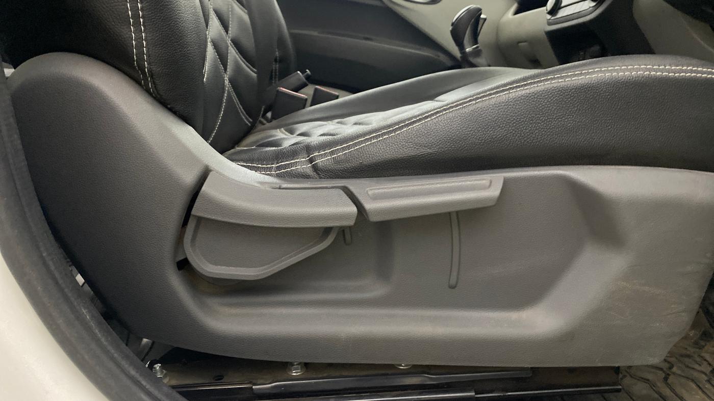 2020 Hyundai Grand i10 SPORTZ AT 1.2 KAPPA VTVT, Petrol, Automatic, 73,977 km, Driver Side Adjustment Panel