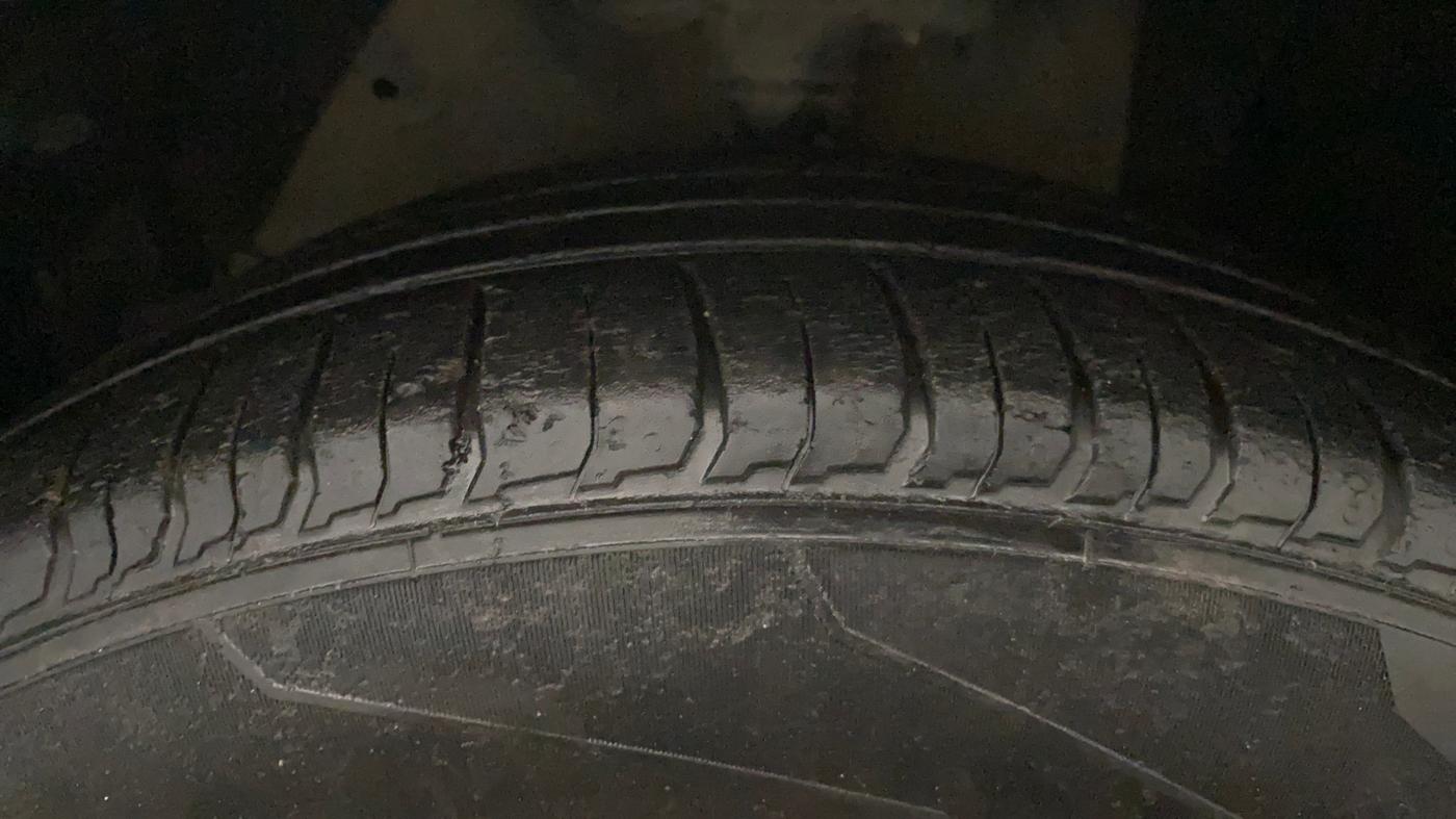 2018 Maruti S Cross ZETA 1.3, Diesel, Manual, 1,18,011 km, Left Front Tyre Tread