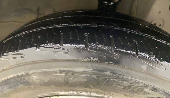 2013 Hyundai Eon ERA +, Petrol, Manual, 89,652 km, Right Front Tyre Tread