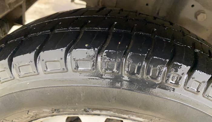 2013 Hyundai Eon ERA +, Petrol, Manual, 89,652 km, Right Rear Tyre Tread