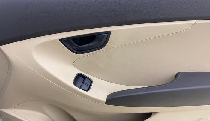 2013 Hyundai Eon ERA +, Petrol, Manual, 89,652 km, Driver Side Door Panels Control