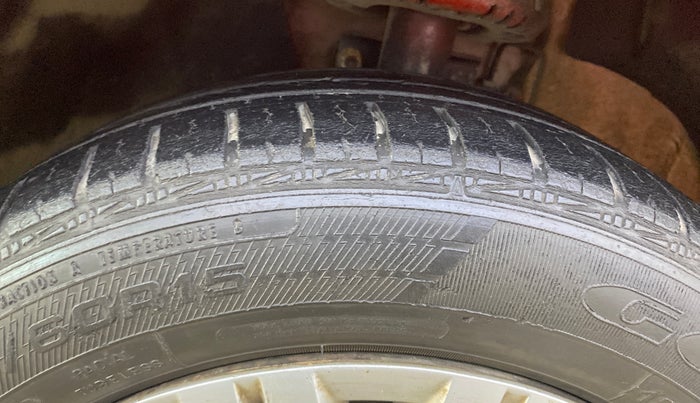 2018 Volkswagen Polo COMFORTLINE 1.0L MPI, Petrol, Manual, 27,544 km, Left Front Tyre Tread