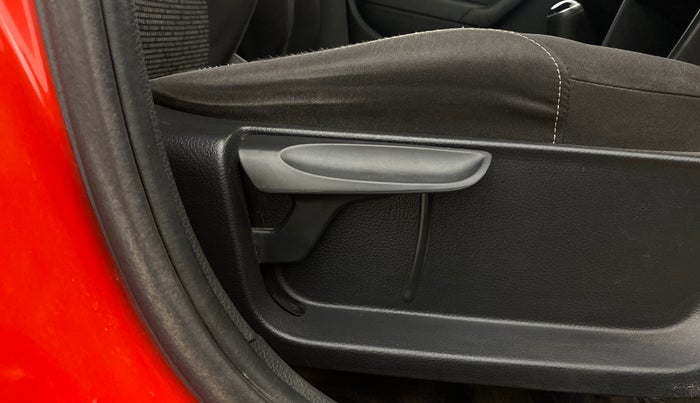 2018 Volkswagen Polo COMFORTLINE 1.0L MPI, Petrol, Manual, 27,544 km, Driver Side Adjustment Panel