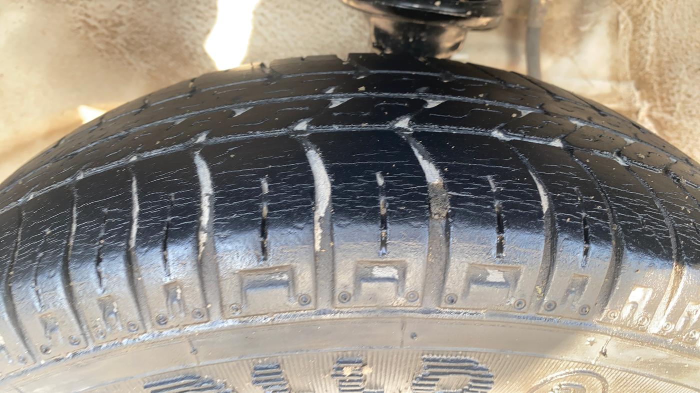 2018 Maruti Alto 800 LXI, Petrol, Manual, 43,860 km, Left Front Tyre Tread