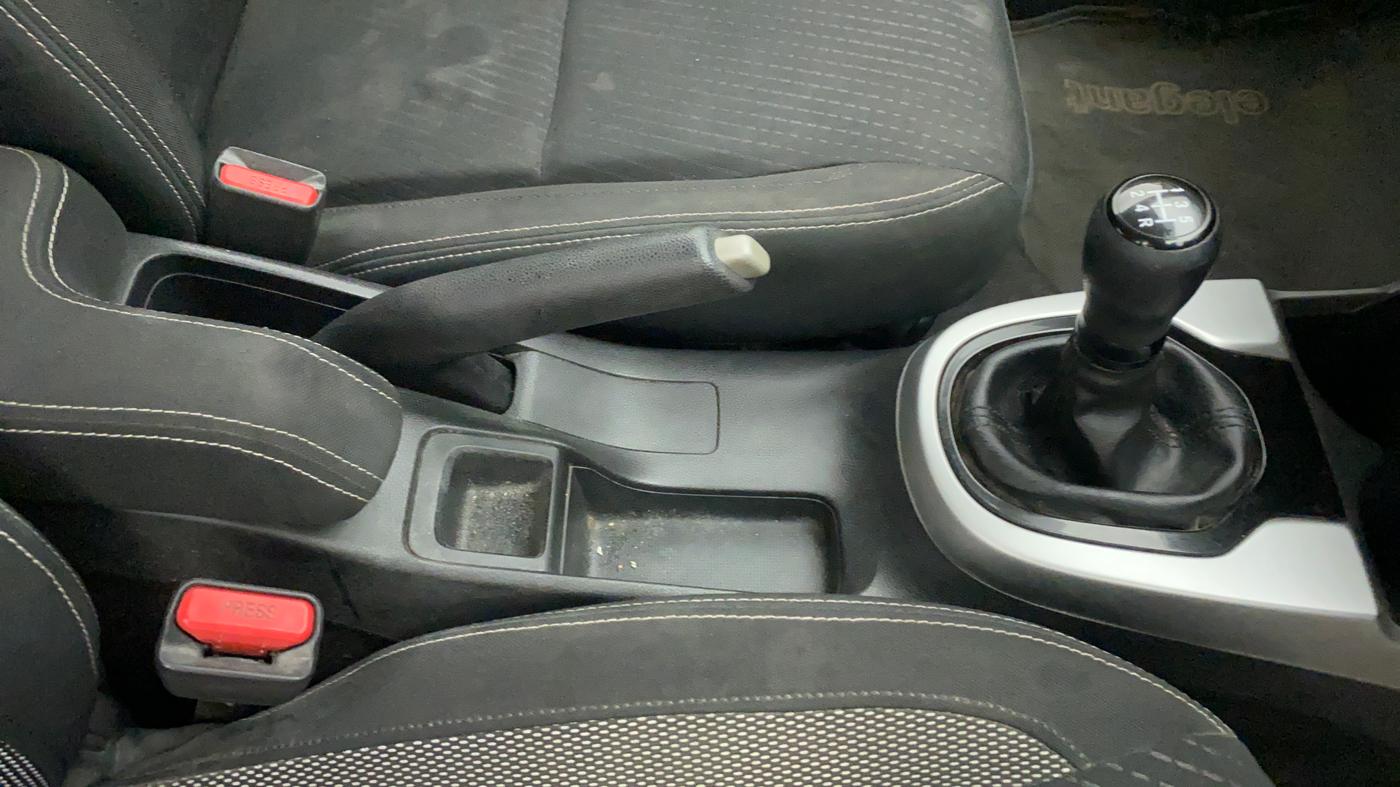 2017 Honda WR-V 1.2L I-VTEC VX MT, Petrol, Manual, 38,192 km, Gear Lever