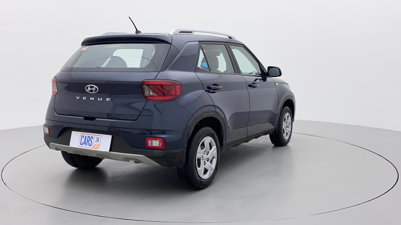 2020 Hyundai VENUE S 1.2, Petrol, Manual, 27,218 km, Right Back Diagonal
