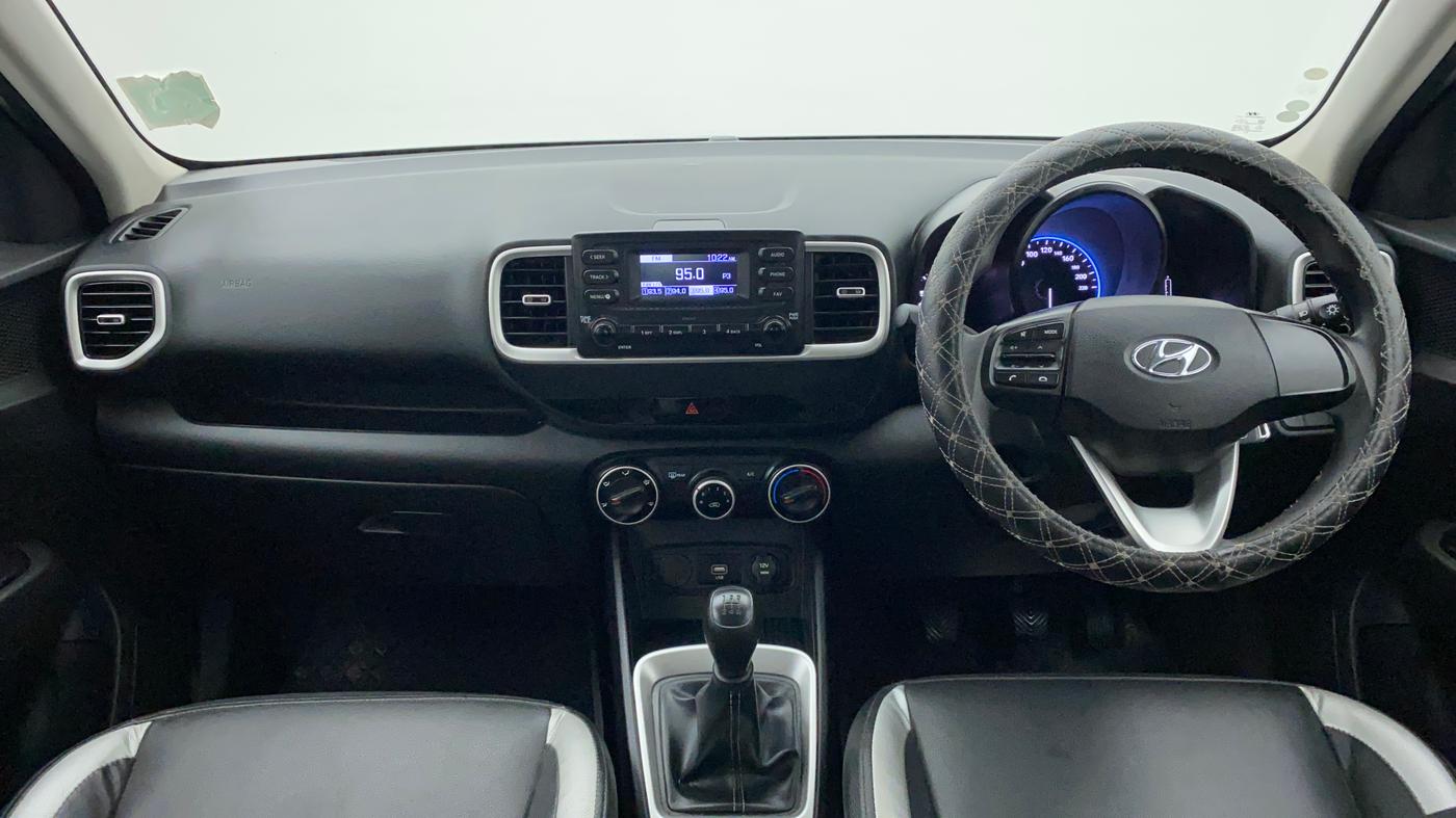 2020 Hyundai VENUE S 1.2, Petrol, Manual, 27,218 km, Dashboard