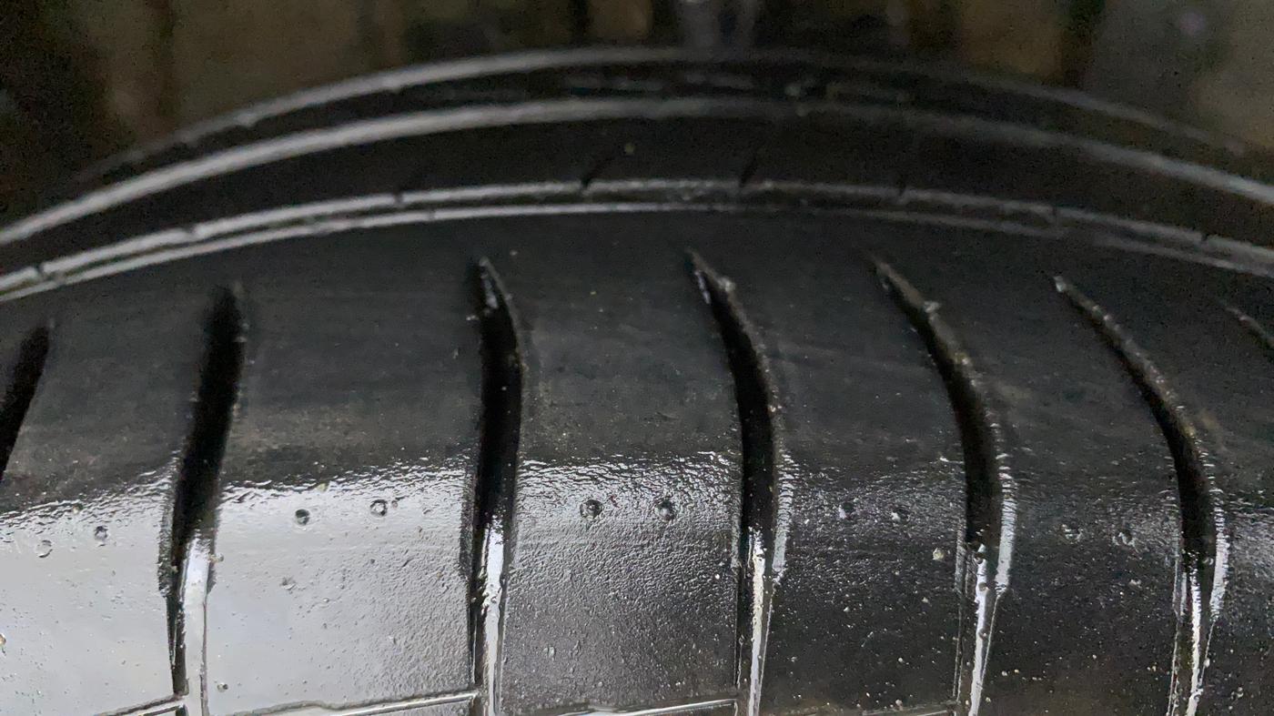 2020 Hyundai VENUE S 1.2, Petrol, Manual, 27,218 km, Right Front Tyre Tread