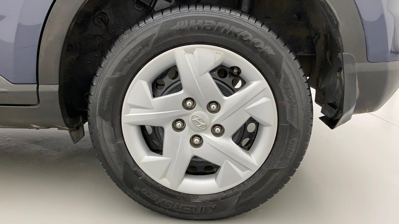 2020 Hyundai VENUE S 1.2, Petrol, Manual, 27,218 km, Left Rear Wheel