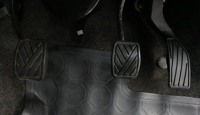 2014 Maruti Ritz VXI, Petrol, Manual, 42,657 km, Pedals