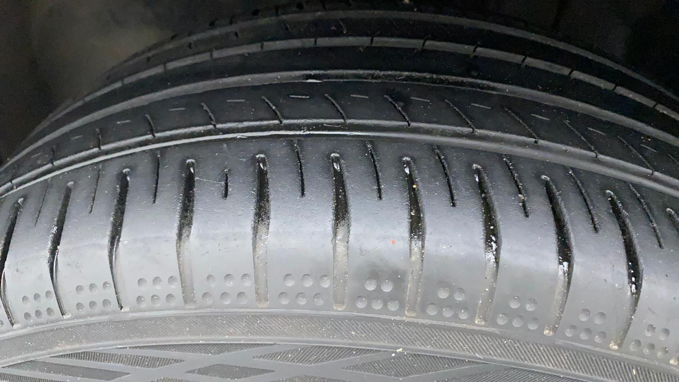 2021 Tata PUNCH CREATIVE  AMT, Petrol, Automatic, 9,722 km, Left Front Tyre Tread