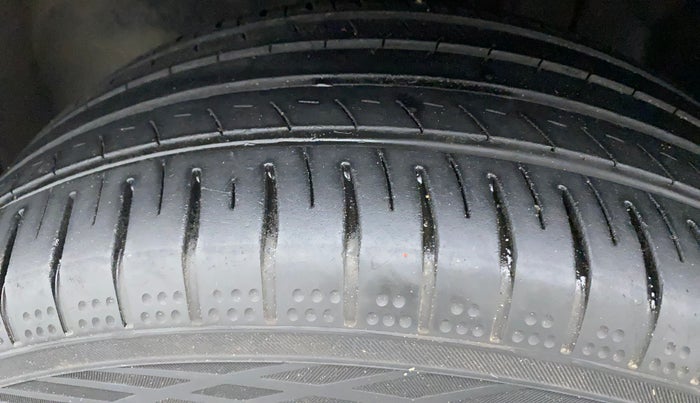 2021 Tata PUNCH CREATIVE  AMT, Petrol, Automatic, 9,722 km, Left Front Tyre Tread
