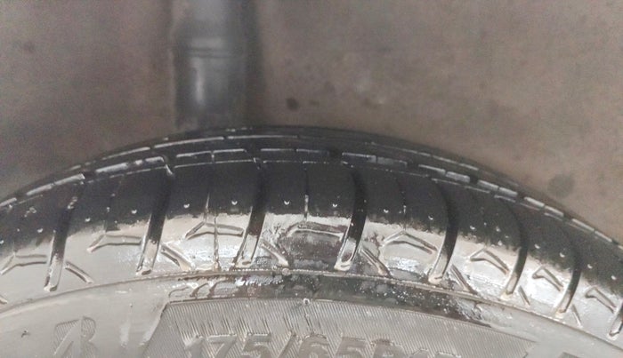 2016 Honda Jazz 1.2L I-VTEC V, Petrol, Manual, 35,751 km, Right Rear Tyre Tread