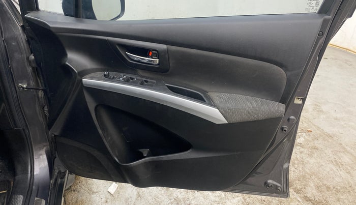 2020 Maruti S Cross ZETA 1.5, Petrol, Manual, 49,425 km, Driver Side Door Panels Control