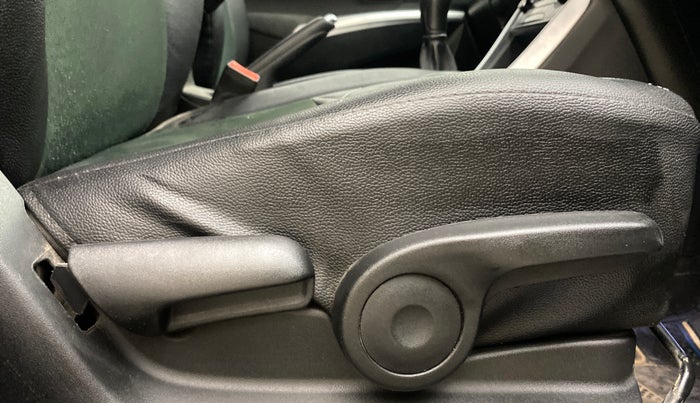 2020 Maruti S Cross ZETA 1.5, Petrol, Manual, 49,425 km, Driver Side Adjustment Panel