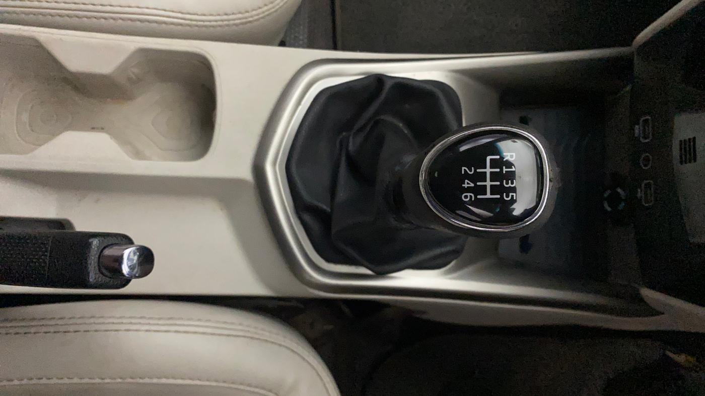 2020 Mahindra XUV300 W8 (O) 1.2 PETROL, Petrol, Manual, 91,363 km, Gear Lever