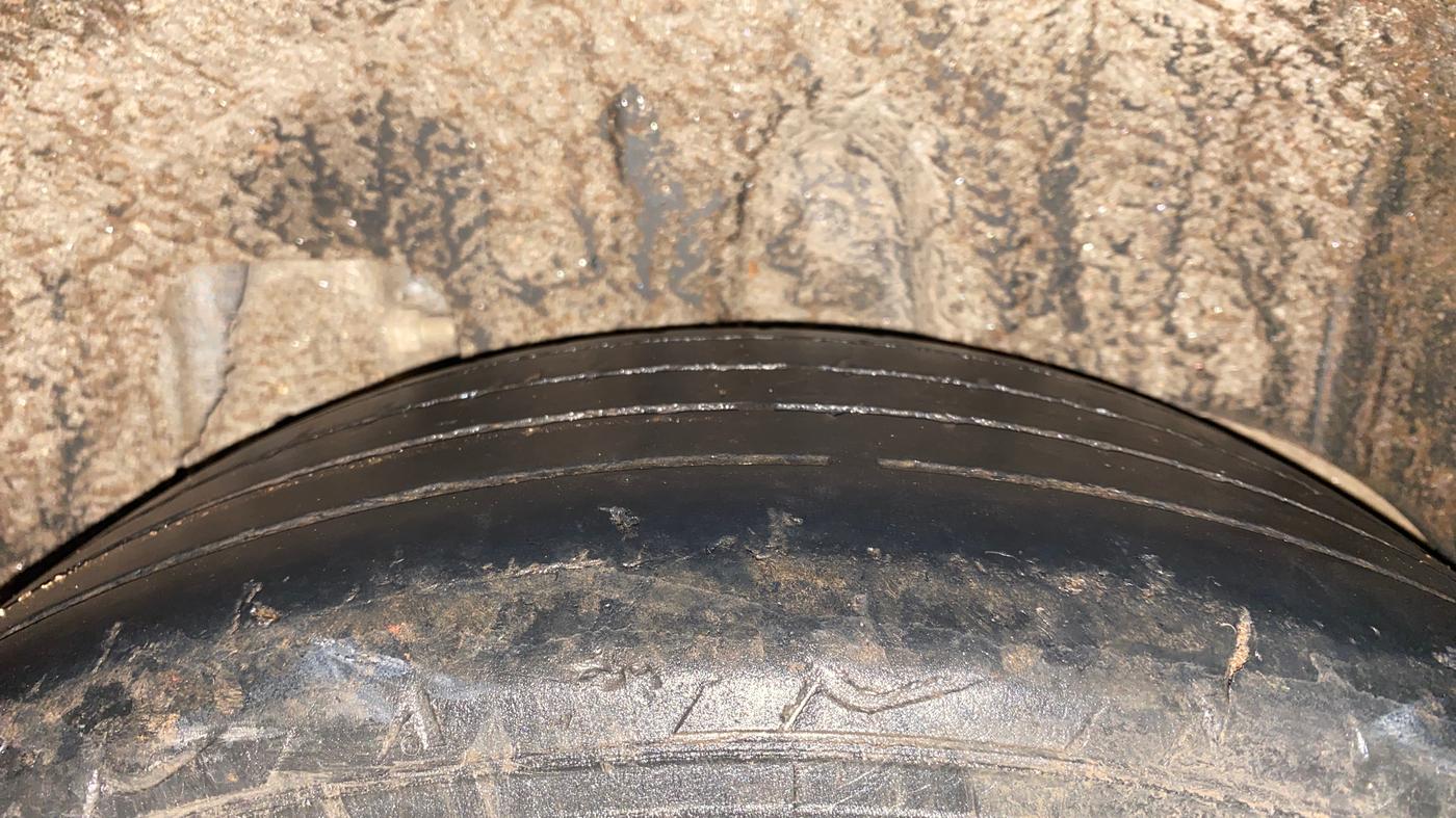 2020 Mahindra XUV300 W8 (O) 1.2 PETROL, Petrol, Manual, 91,363 km, Left Rear Tyre Tread