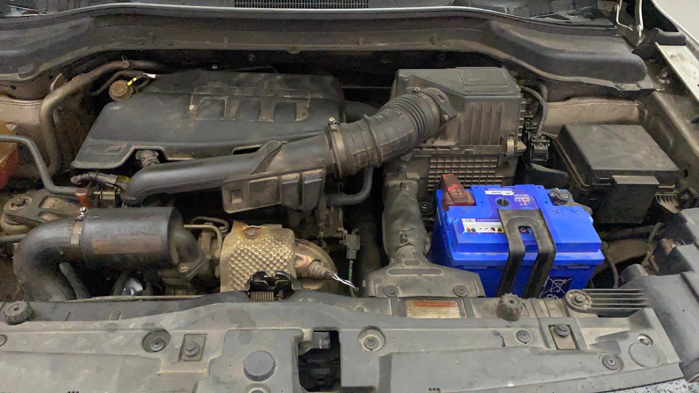 2020 Mahindra XUV300 W8 (O) 1.2 PETROL, Petrol, Manual, 91,363 km, Engine View - Left
