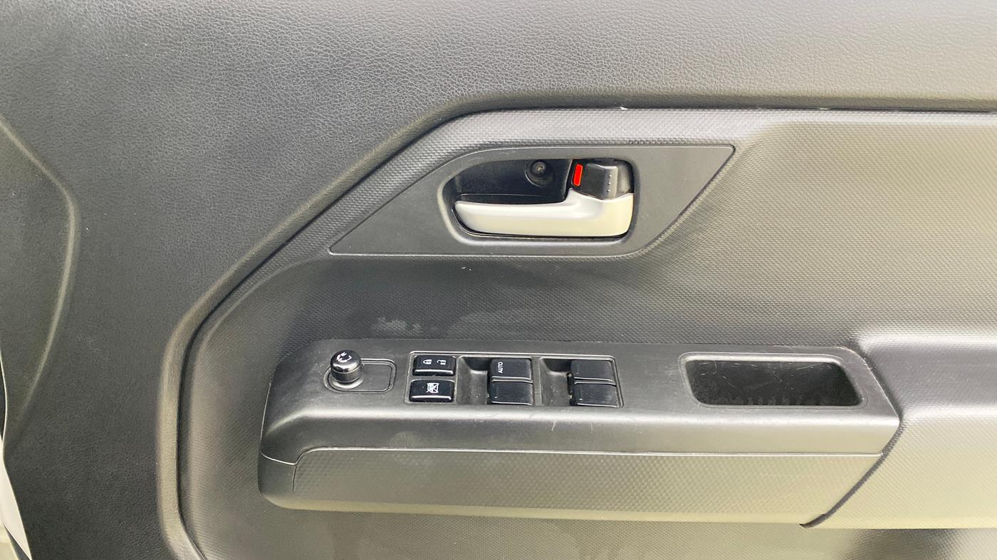 2020 Maruti New Wagon-R VXI 1.0, Petrol, Manual, 46,184 km, Driver Side Door Panels Control