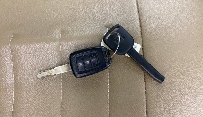 2020 Honda Amaze 1.2L I-VTEC S, Petrol, Manual, 45,041 km, Key Close Up