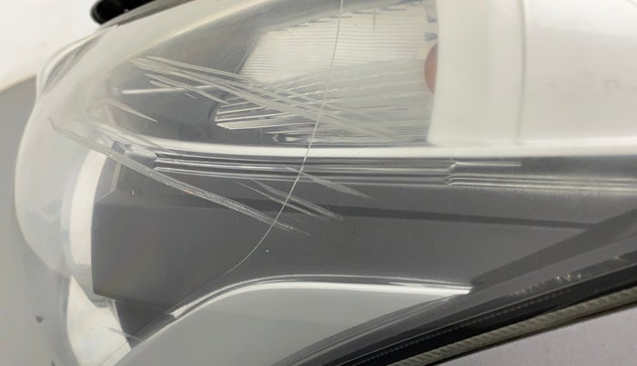 2016 Maruti Ciaz ZXI AT, Petrol, Automatic, 73,652 km, Left headlight - Minor scratches