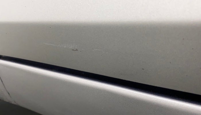 2016 Maruti Ciaz ZXI AT, Petrol, Automatic, 73,652 km, Front passenger door - Minor scratches