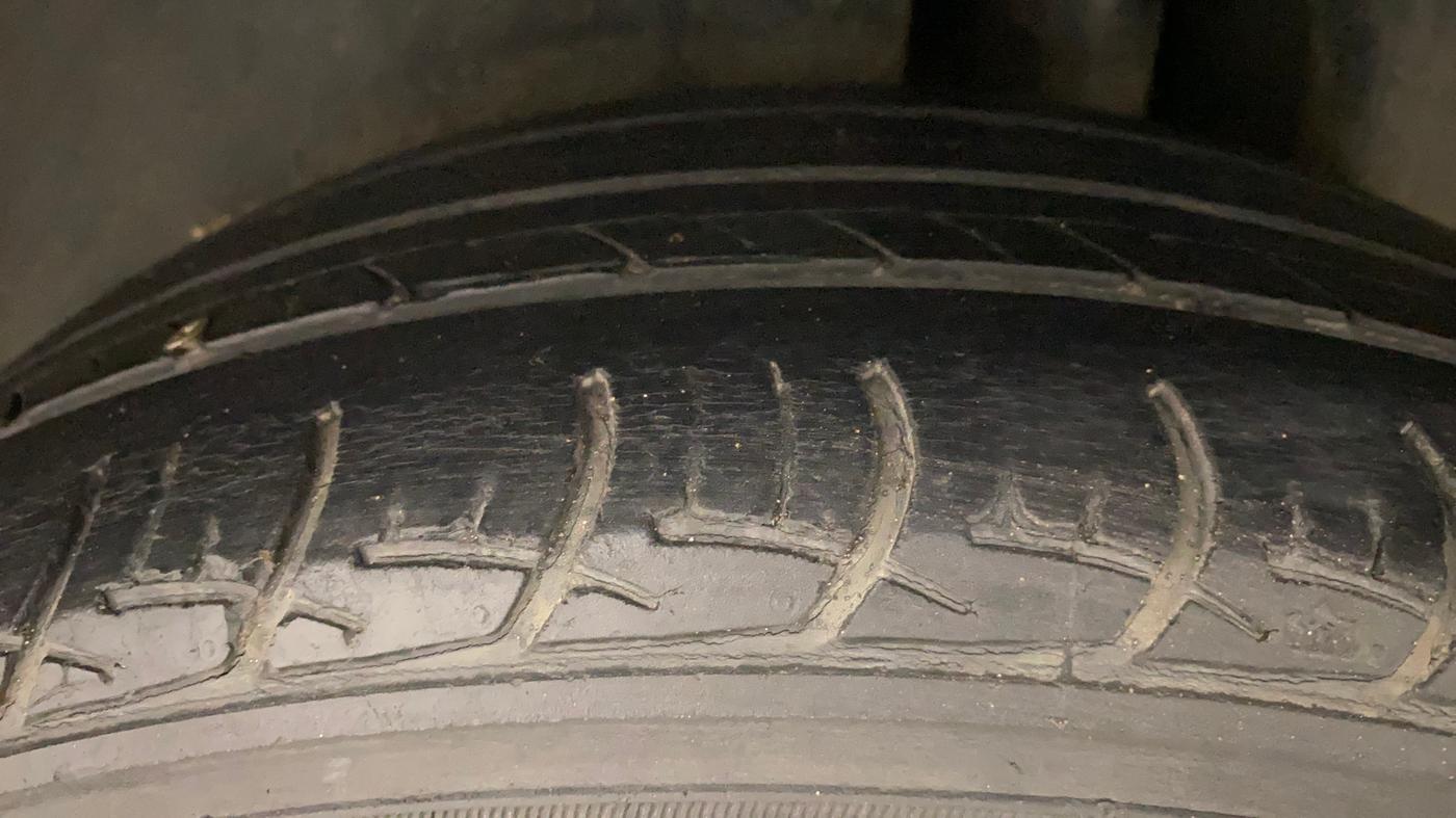 2016 Maruti Ciaz ZXI AT, Petrol, Automatic, 73,652 km, Left Rear Tyre Tread